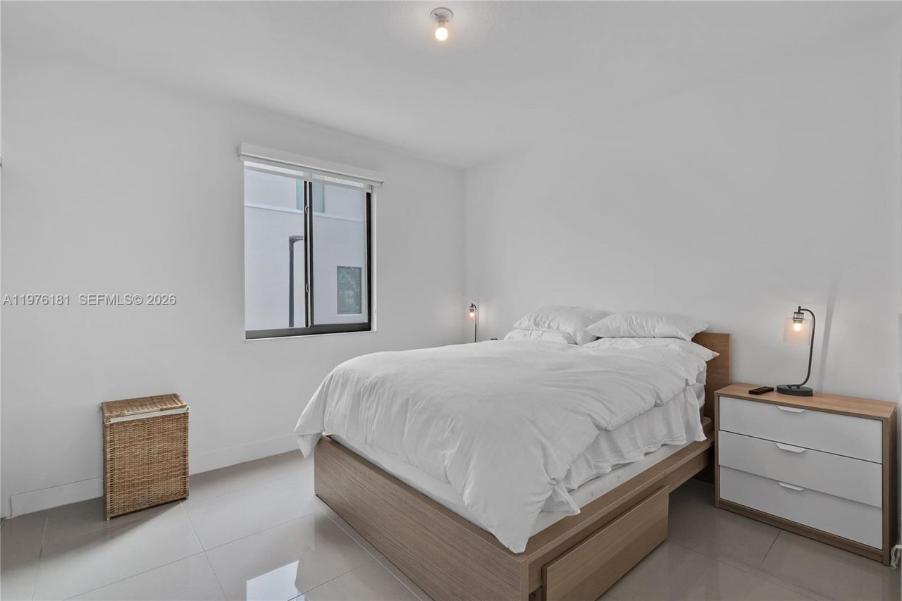 4703 NW 84th Ct, Doral, FL 33166 Photo