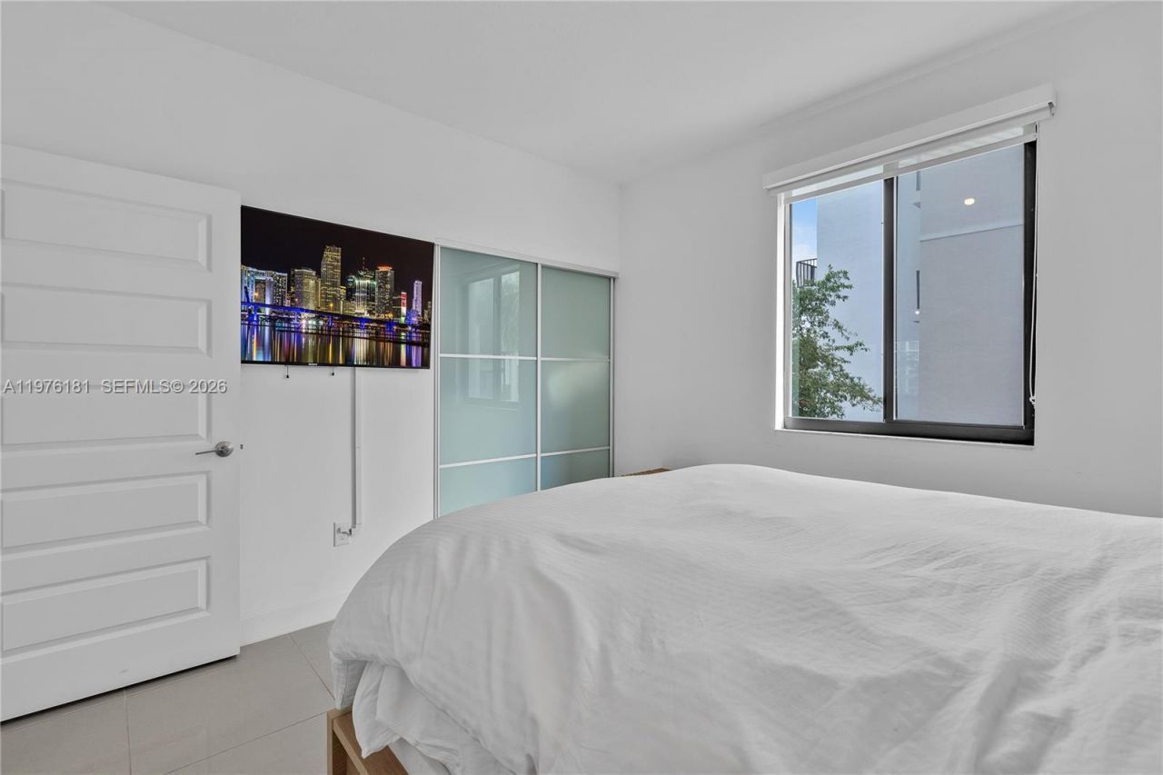 4703 NW 84th Ct, Doral, FL 33166 Photo