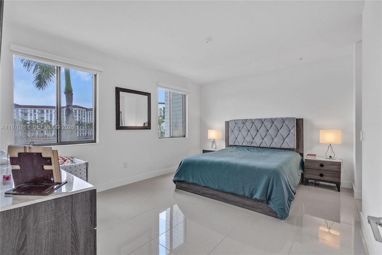 4703 NW 84th Ct, Doral, FL 33166 Photo