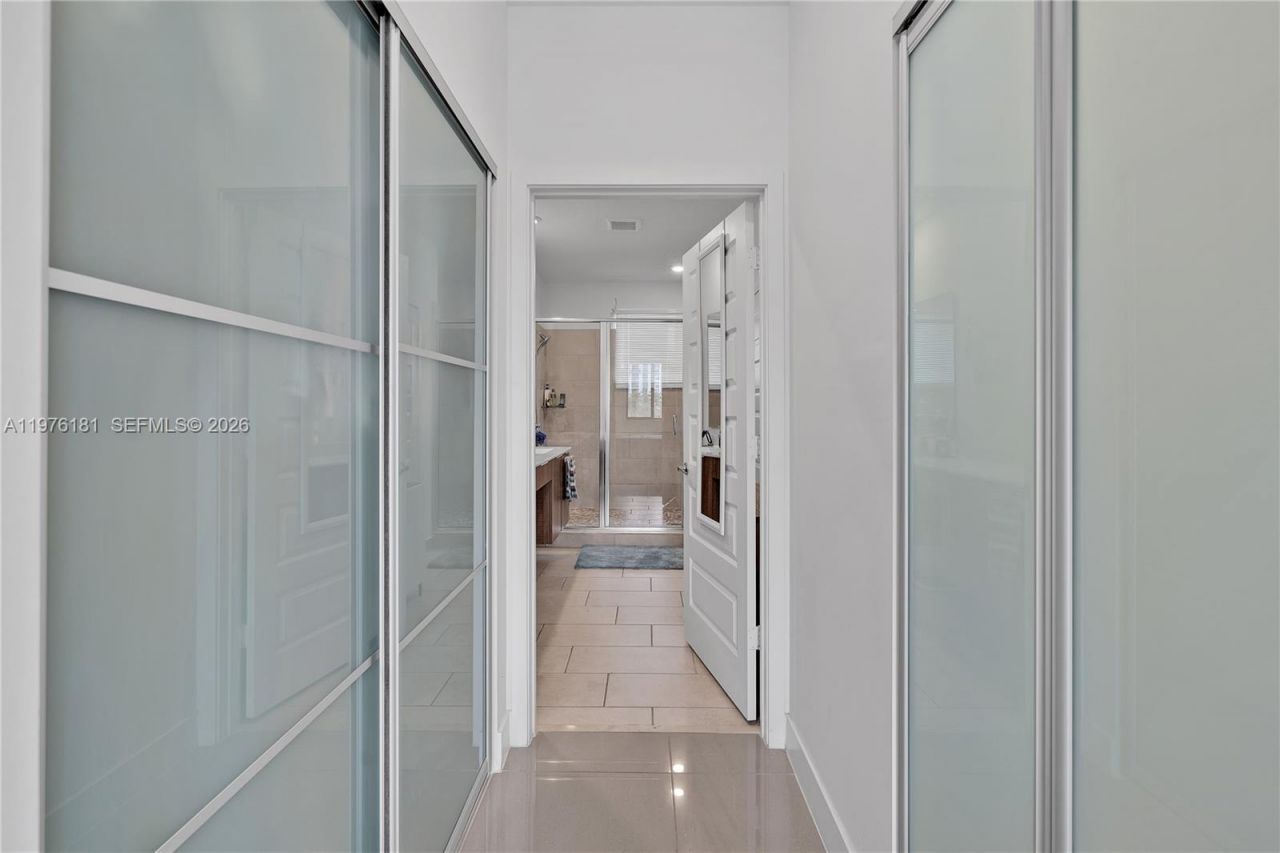 4703 NW 84th Ct, Doral, FL 33166 Photo