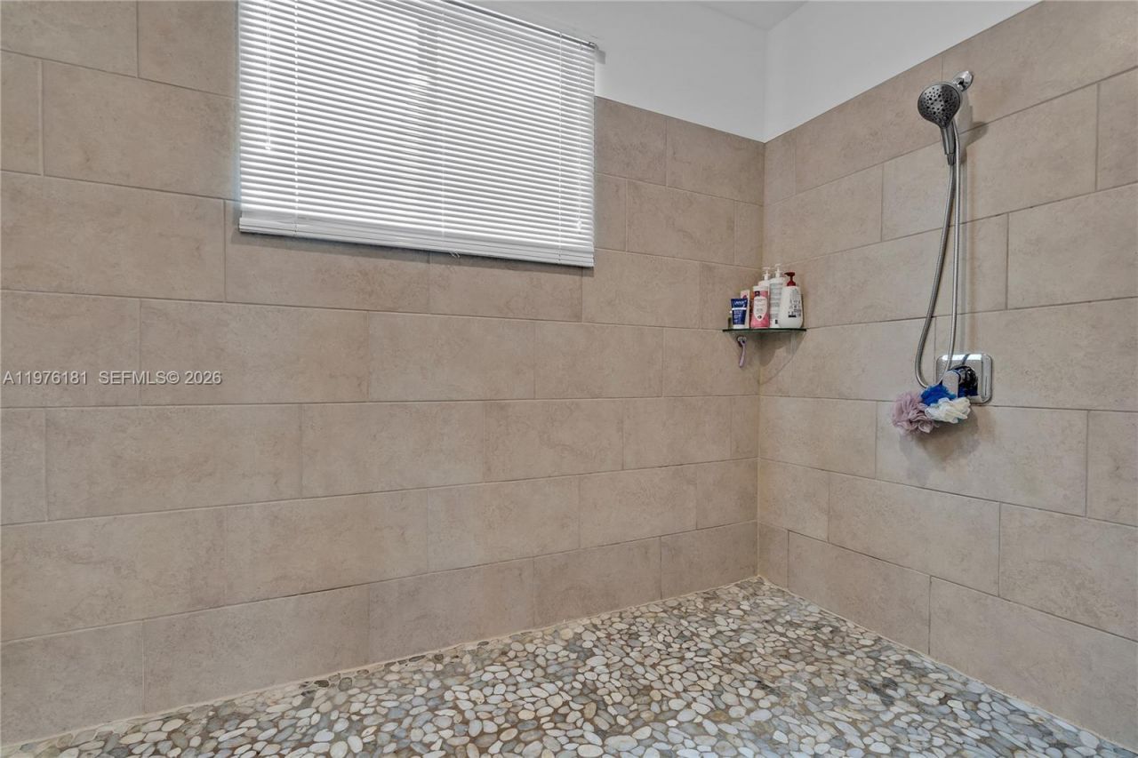 4703 NW 84th Ct, Doral, FL 33166 Photo