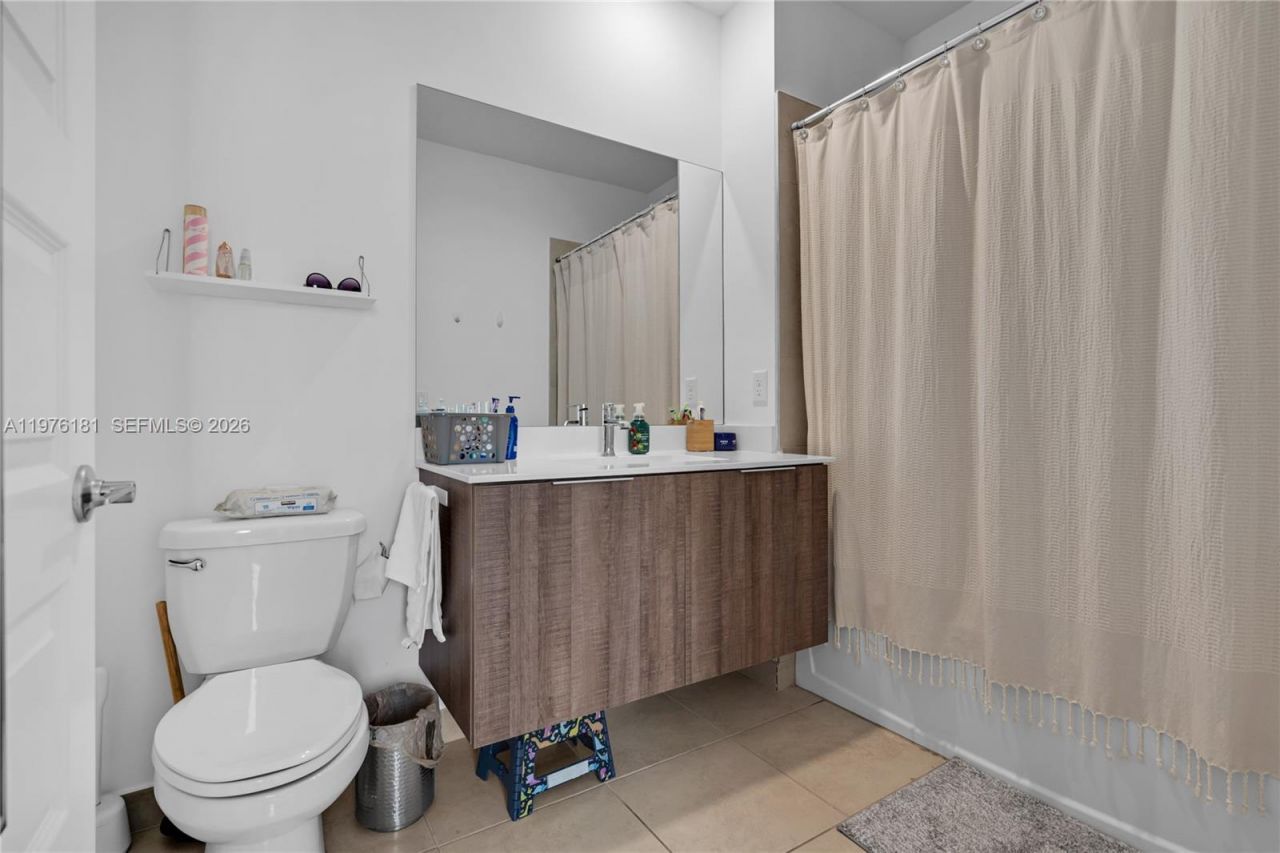 4703 NW 84th Ct, Doral, FL 33166 Photo