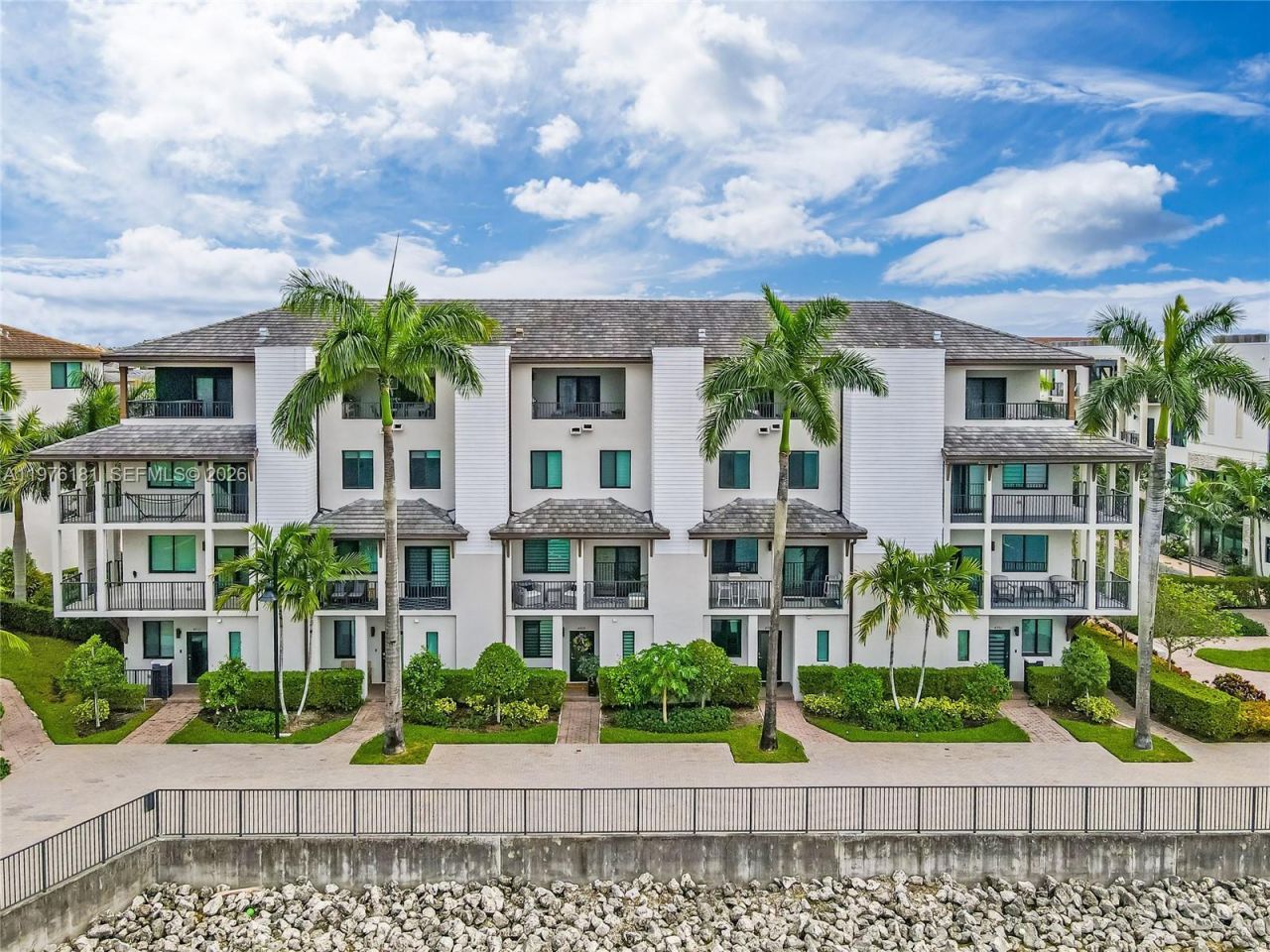 4703 NW 84th Ct, Doral, FL 33166 Photo