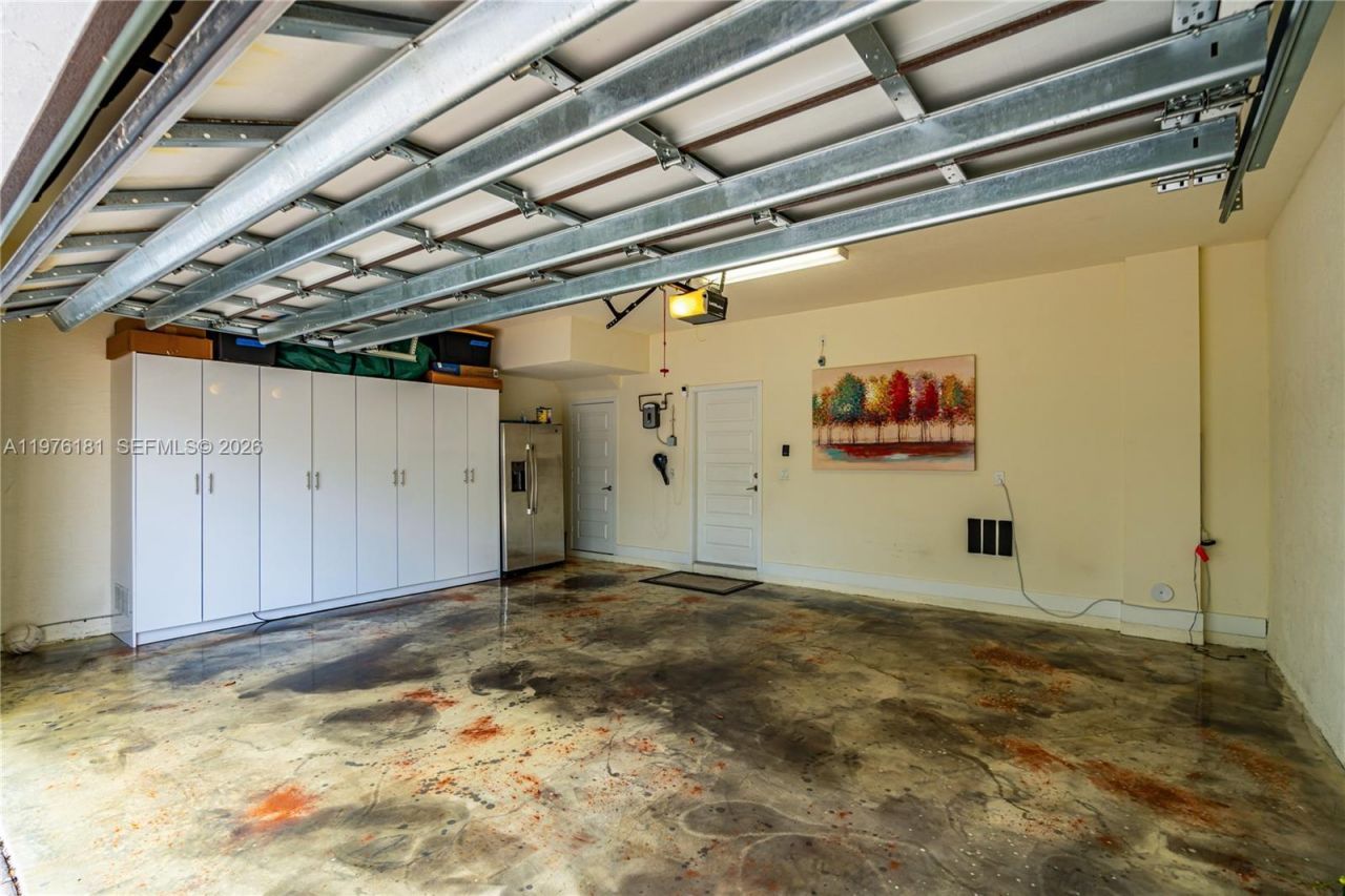 4703 NW 84th Ct, Doral, FL 33166 Photo