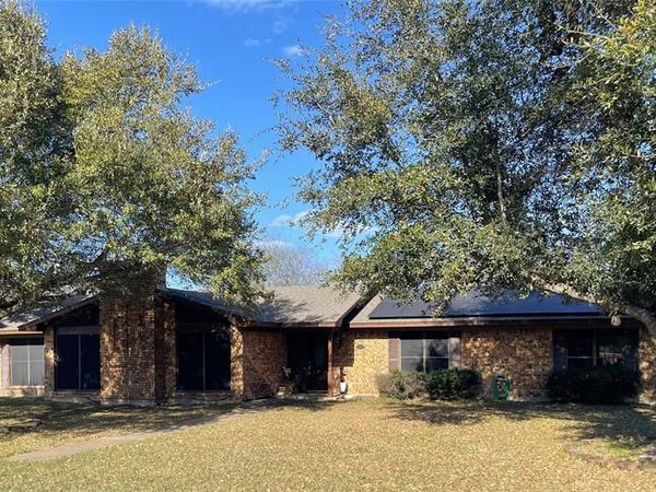 203 Jane Street, Groesbeck, TX 76642