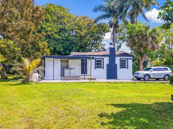 219 NE 141st St, Miami, FL 33161