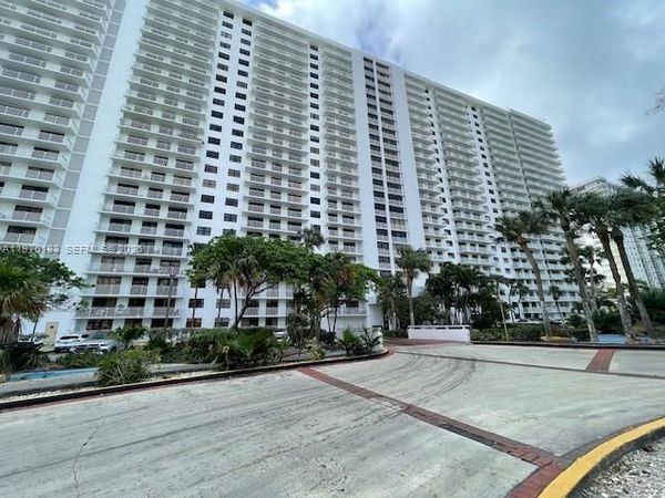 210 174th St , Unit 1006, Sunny Isles Beach, FL 33160