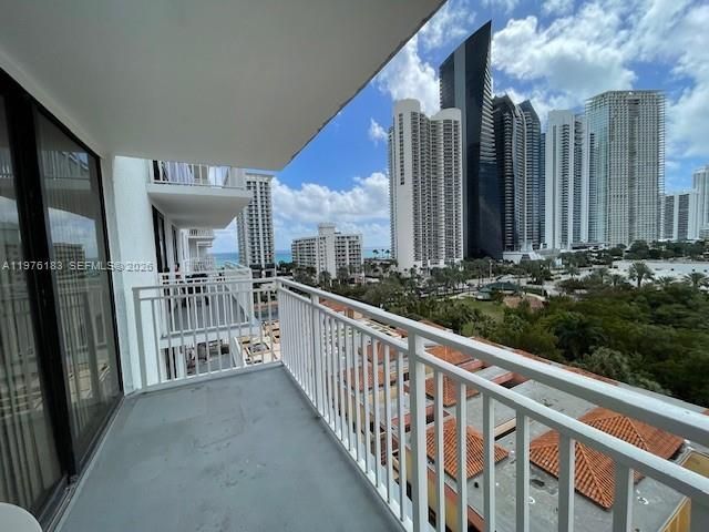 210 174th St, Unit 1006, Sunny Isles Beach, FL 33160 Photo