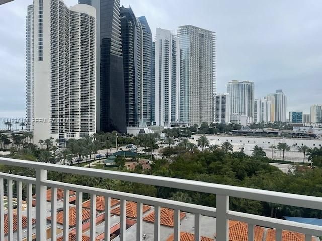 210 174th St, Unit 1006, Sunny Isles Beach, FL 33160 Photo