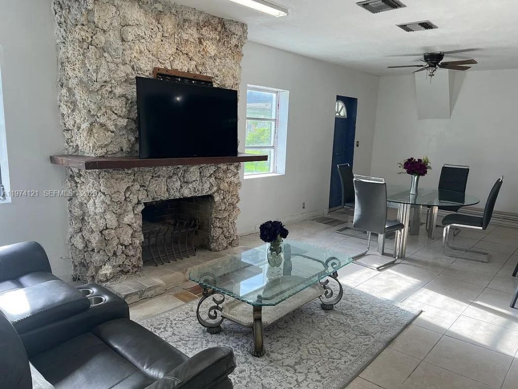 219 NE 141st St, Miami, FL 33161 Photo