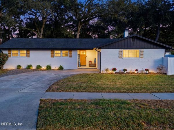 2743 AMERICA Avenue, Jacksonville Beach, FL 32250