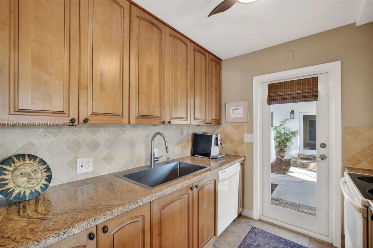 180 Isle Of Venice Dr , Unit 121, Fort Lauderdale, FL 33301 Photo