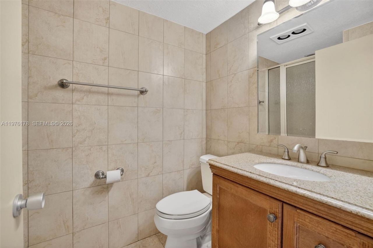 180 Isle Of Venice Dr , Unit 121, Fort Lauderdale, FL 33301 Photo