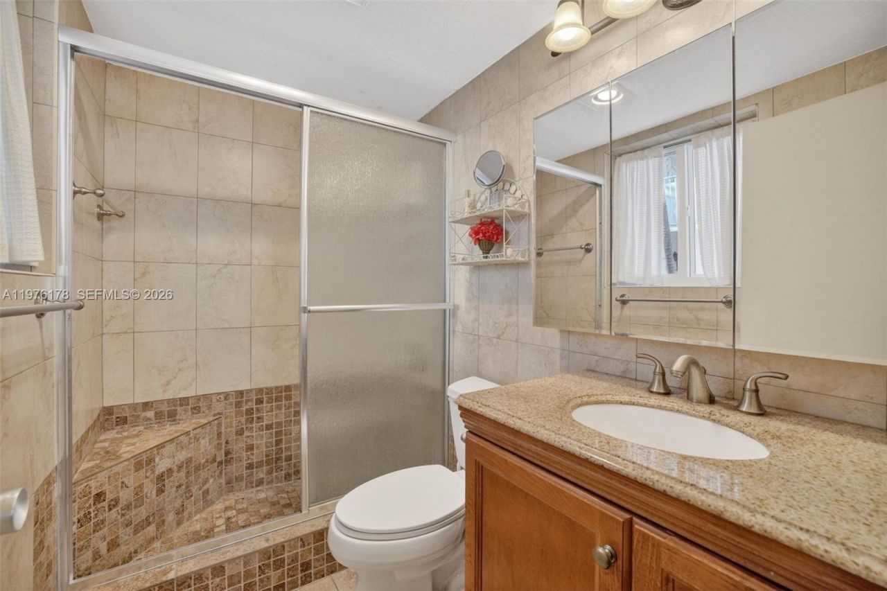 180 Isle Of Venice Dr , Unit 121, Fort Lauderdale, FL 33301 Photo