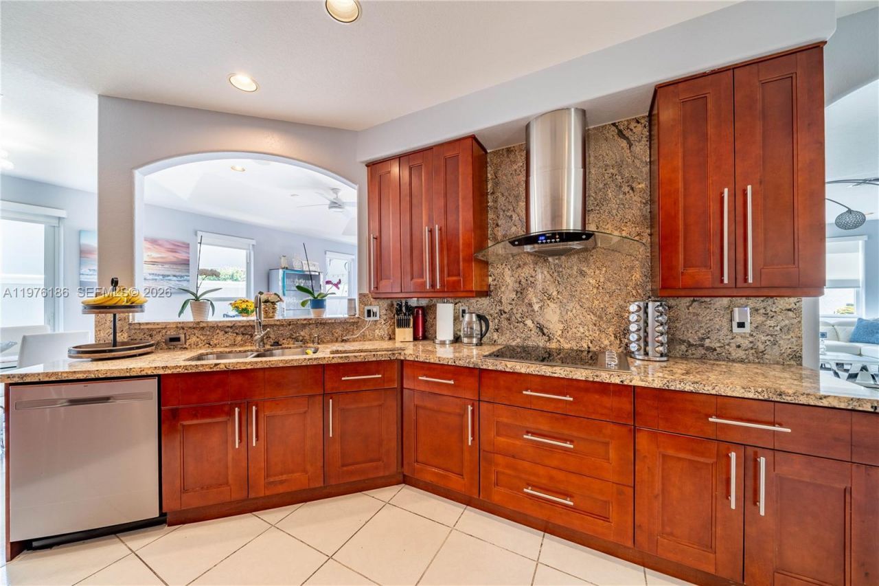 1547 Mariner Way, Hollywood, FL 33019 Photo