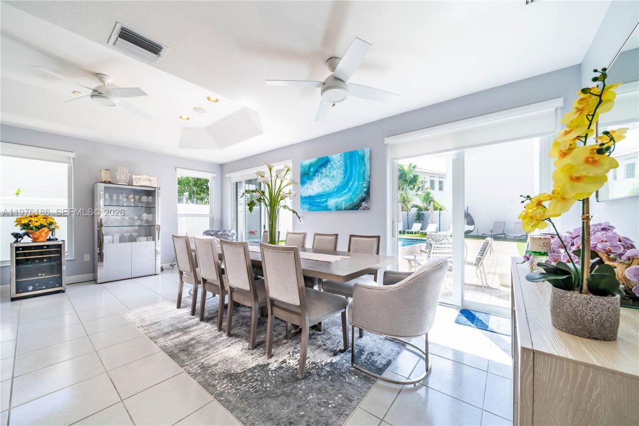 1547 Mariner Way, Hollywood, FL 33019 Photo