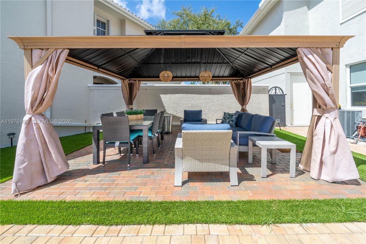 1547 Mariner Way, Hollywood, FL 33019 Photo