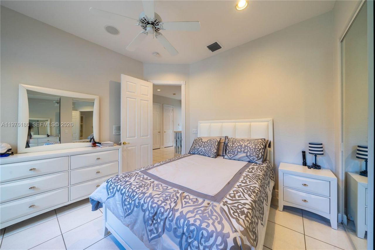 1547 Mariner Way, Hollywood, FL 33019 Photo