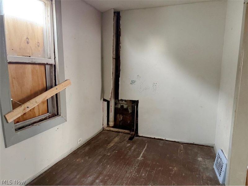 3934 Arnold Court, Cleveland, OH 44109 Photo 15