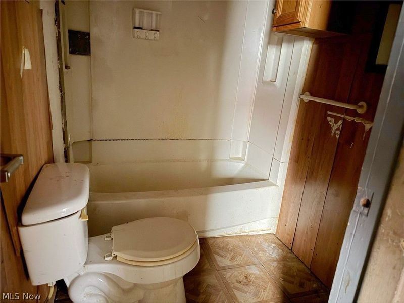 3934 Arnold Court, Cleveland, OH 44109 Photo 16