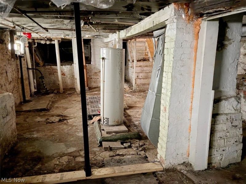 3934 Arnold Court, Cleveland, OH 44109 Photo 28