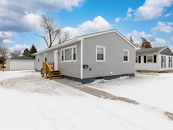 1616 Wilcox Street , Crest Hill, IL 60435