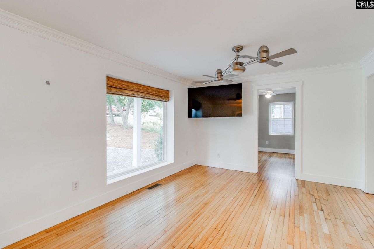 1824 Bristol Drive  Photo 4