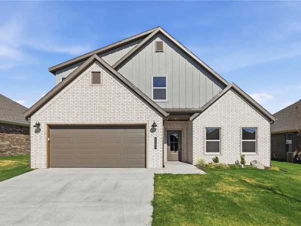 2303 N Lexington Street, Siloam Springs, AR 72761