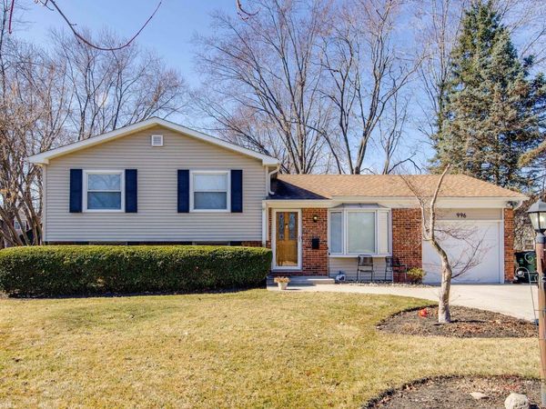 996 N Apple Tree Court , Palatine, IL 60067