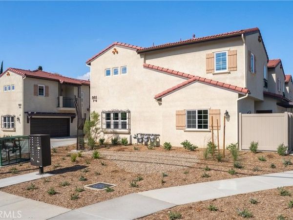 961 E Phillips Boulevard, Unit 01, Pomona, CA 91766