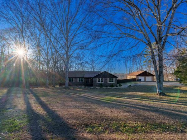 300 Beech Dr, Killen, AL