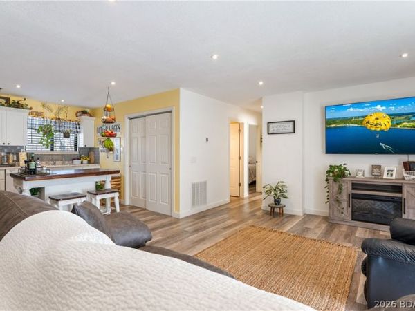 605 Duckhead Road, Lake Ozark, MO 65049