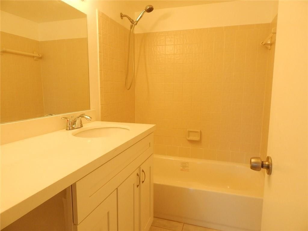 9911 Twin Lakes Dr, Unit 26-N, Coral Springs, FL 33071 Photo