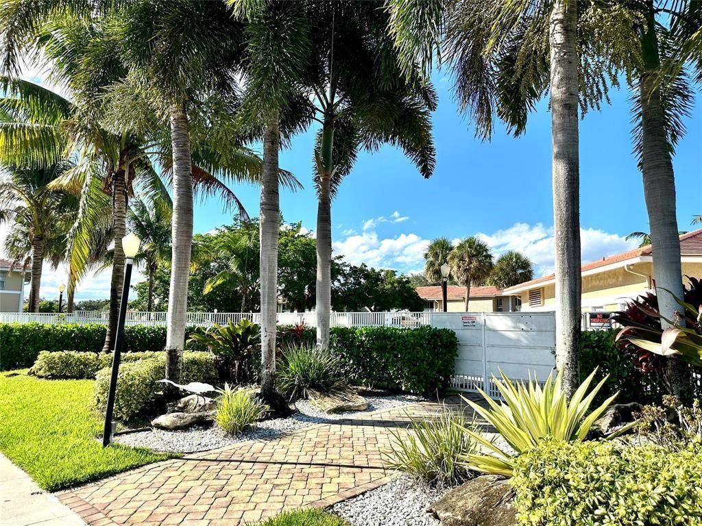 9911 Twin Lakes Dr, Unit 26-N, Coral Springs, FL 33071 Photo