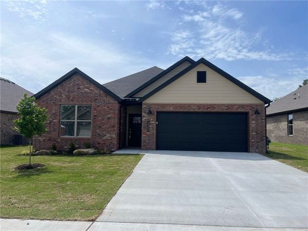 2302 Lexington Street, Siloam Springs, AR 72761