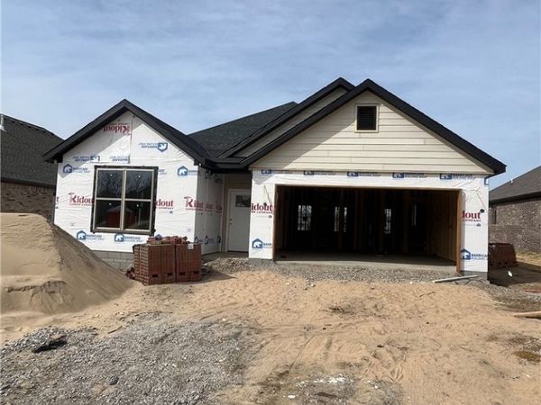 2302 Lexington Street , Siloam Springs, AR 72761