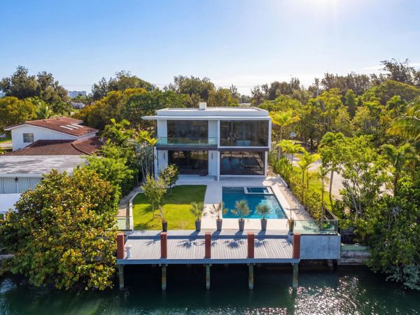 930 S Shore Drive, Miami Beach, FL 33141
