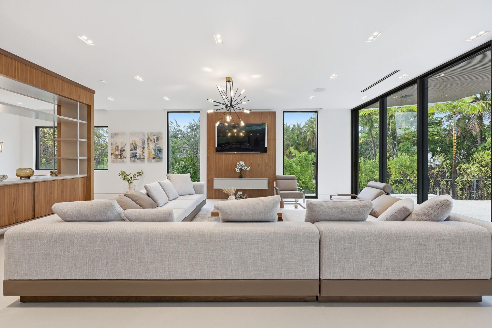 930 S Shore Drive, Miami Beach, FL 33141 Photo