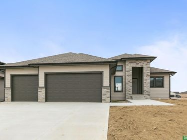 11703 S 123rd Avenue, Papillion, NE 68046