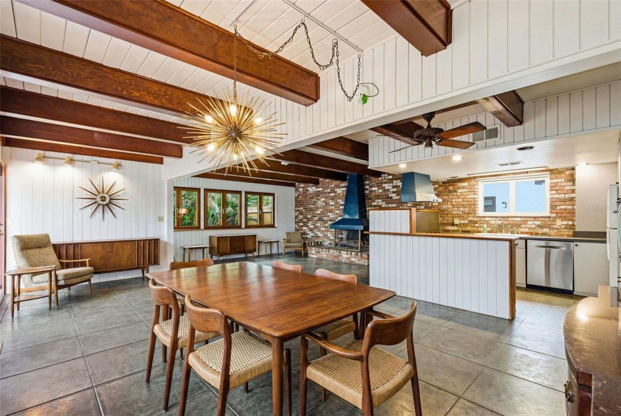 1239 Alcazar Way S, Saint Petersburg, FL 33705 Photo