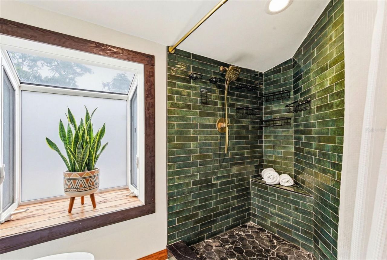 1239 Alcazar Way S, Saint Petersburg, FL 33705 Photo