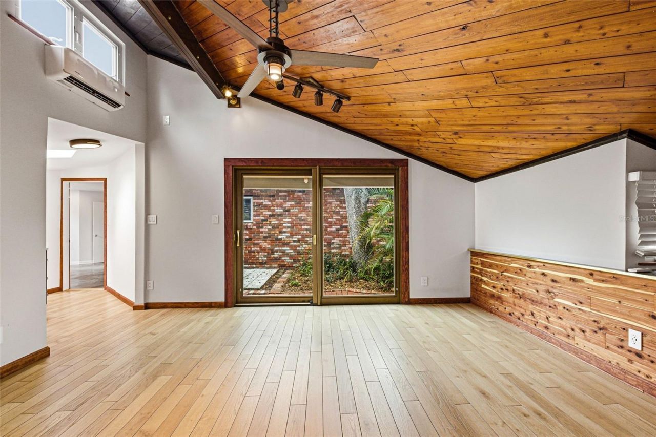 1239 Alcazar Way S, Saint Petersburg, FL 33705 Photo