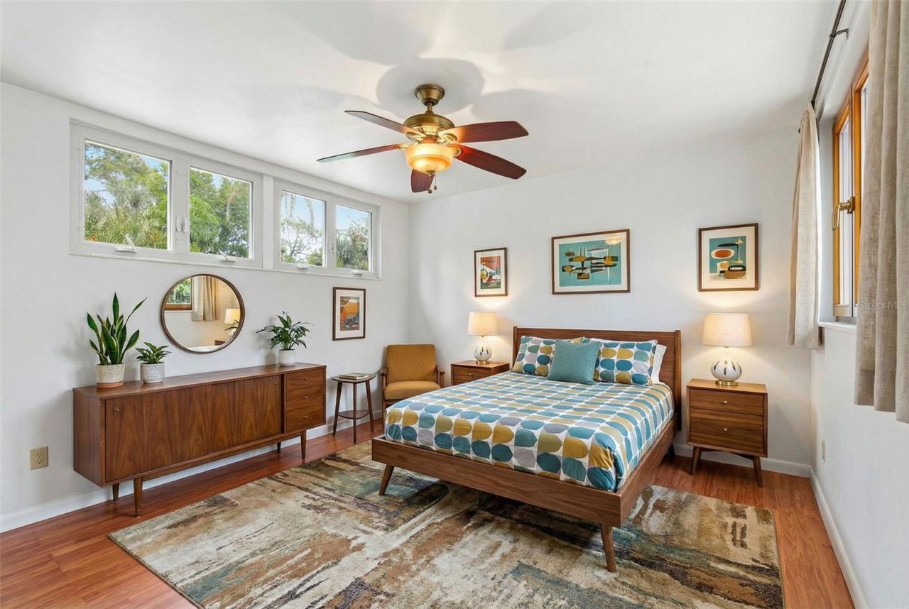 1239 Alcazar Way S, Saint Petersburg, FL 33705 Photo