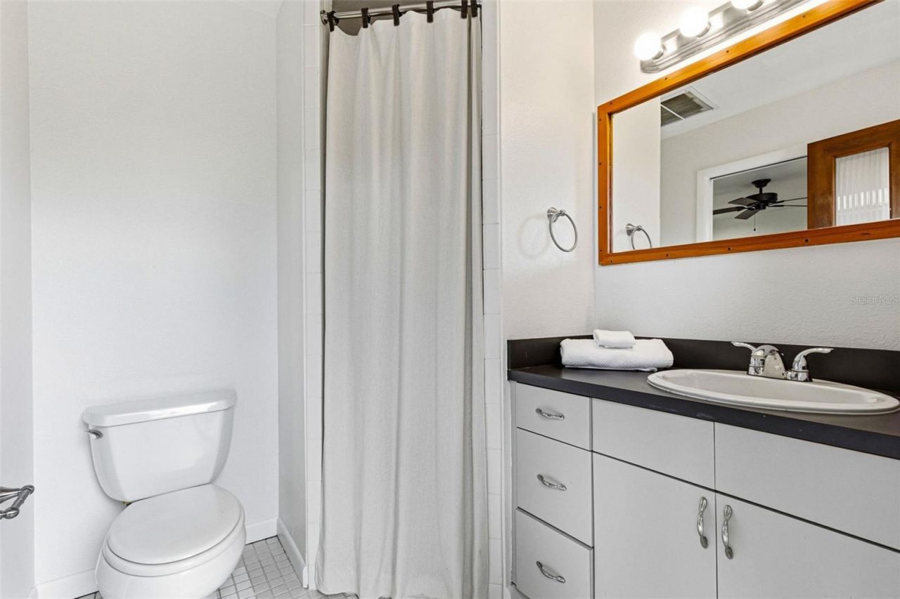 1239 Alcazar Way S, Saint Petersburg, FL 33705 Photo