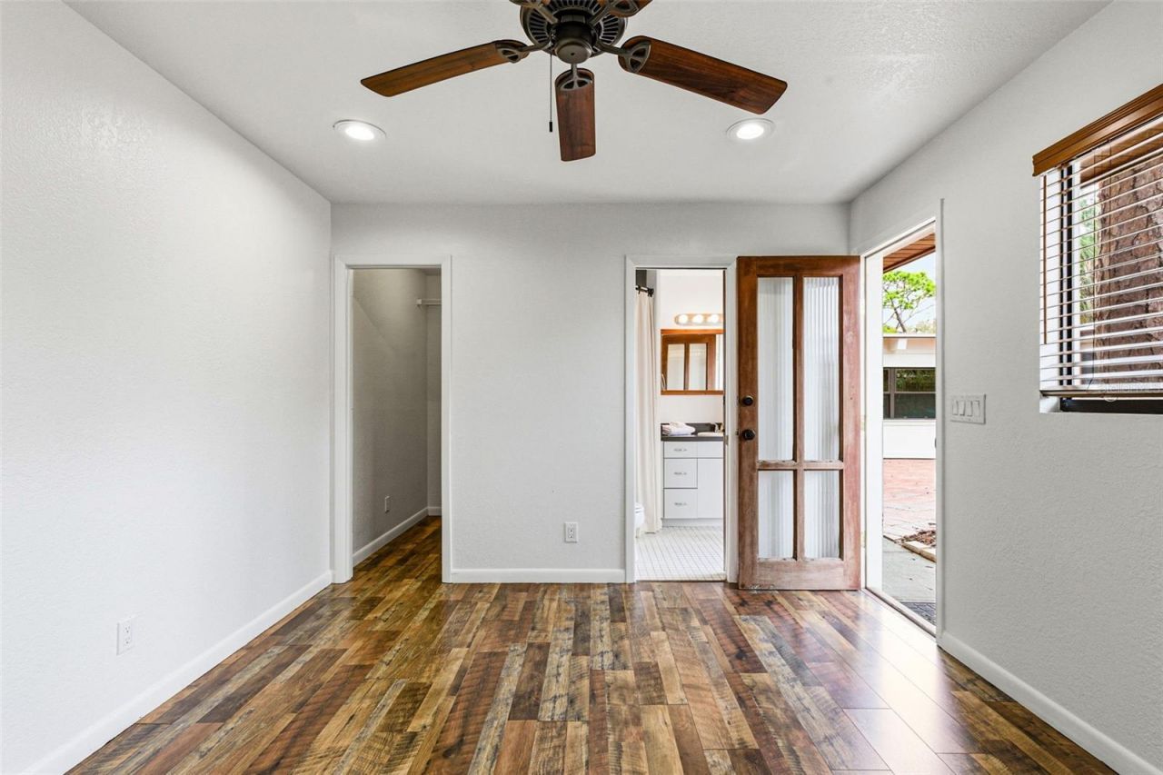 1239 Alcazar Way S, Saint Petersburg, FL 33705 Photo