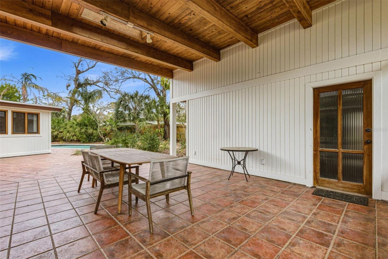 1239 Alcazar Way S, Saint Petersburg, FL 33705 Photo