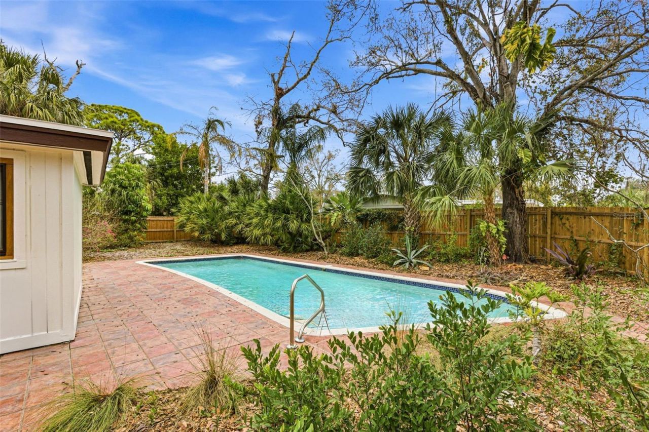 1239 Alcazar Way S, Saint Petersburg, FL 33705 Photo