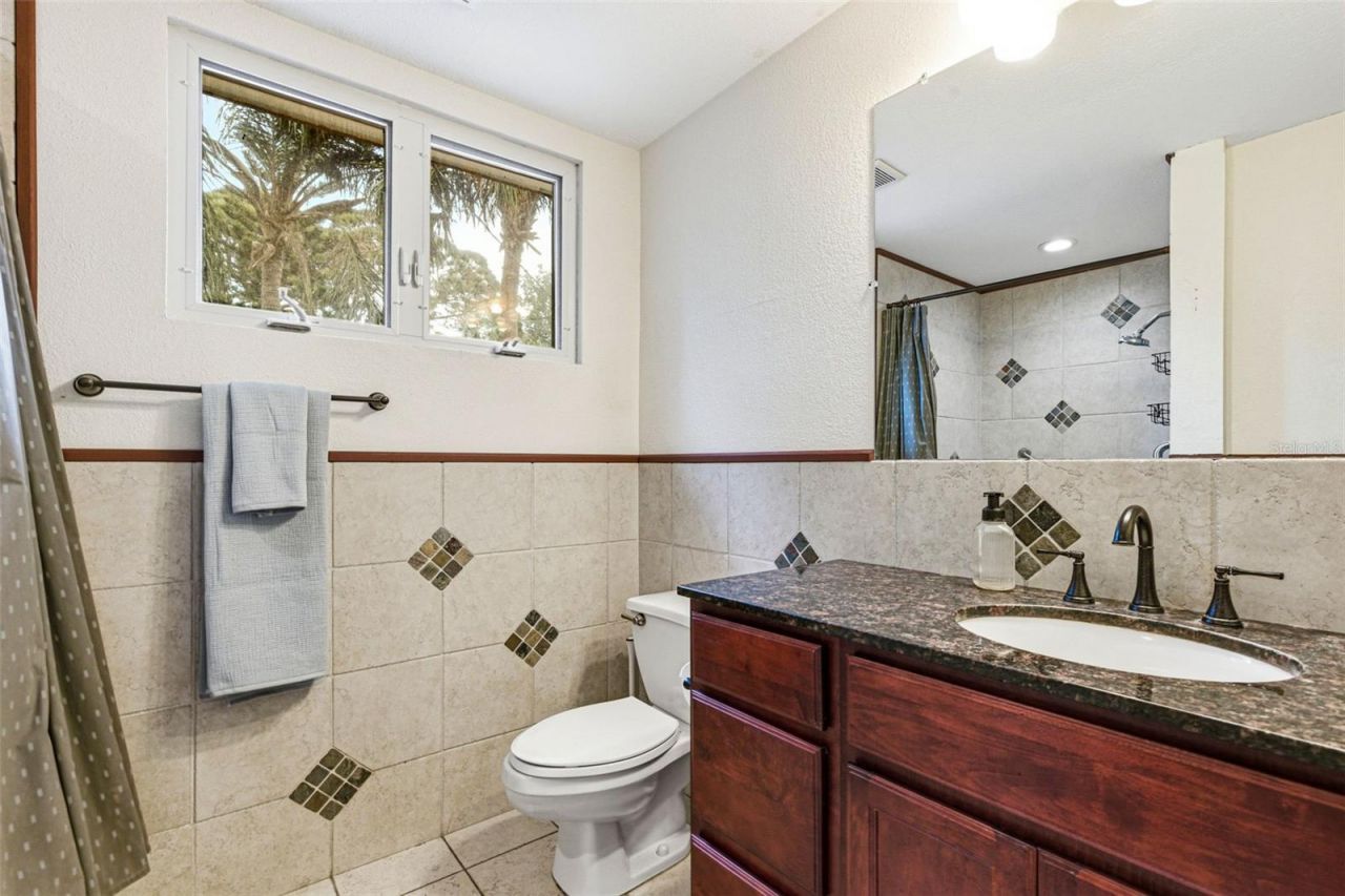 1239 Alcazar Way S, Saint Petersburg, FL 33705 Photo