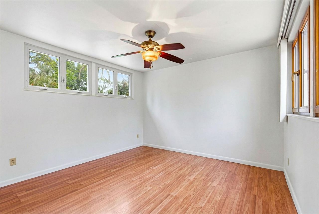 1239 Alcazar Way S, Saint Petersburg, FL 33705 Photo