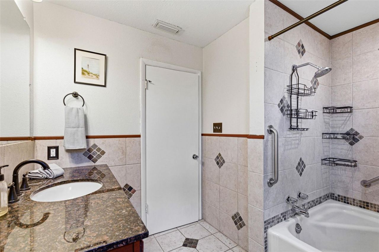 1239 Alcazar Way S, Saint Petersburg, FL 33705 Photo